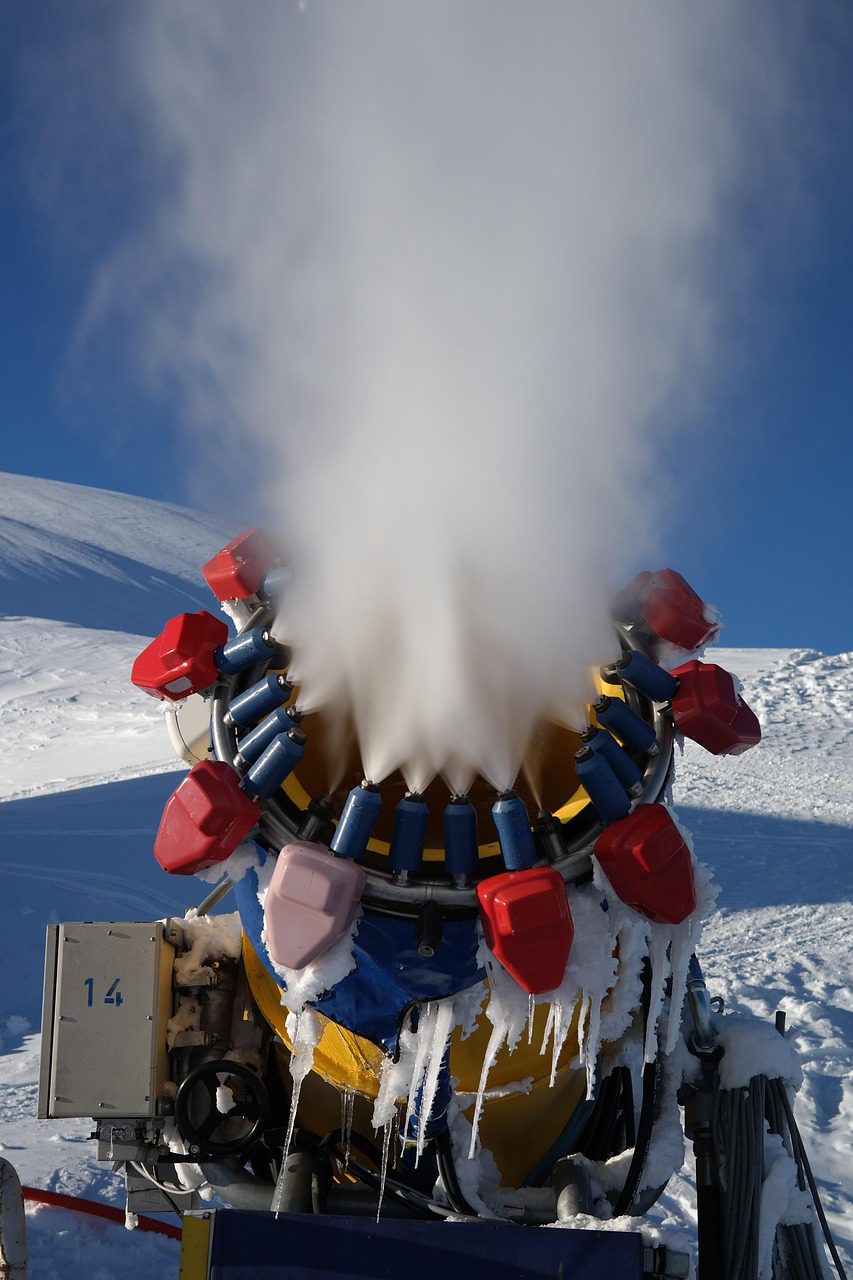 snow-cannon-999295_1280